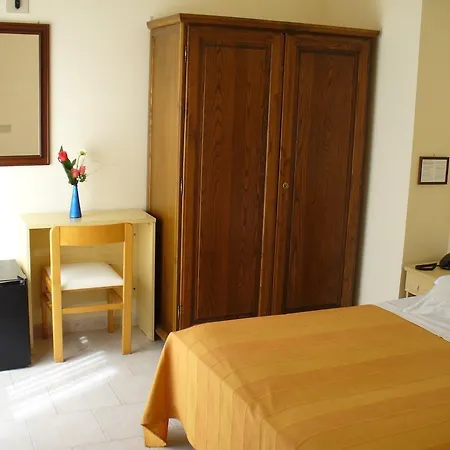 Hotel Gloria 3*