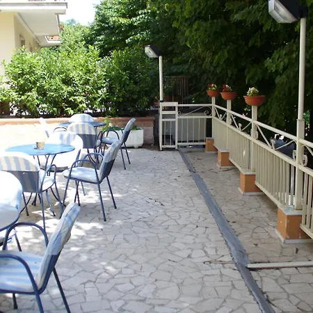 Gloria Hotel 3*