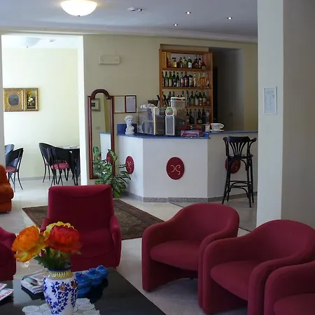 Gloria Hotel 3*